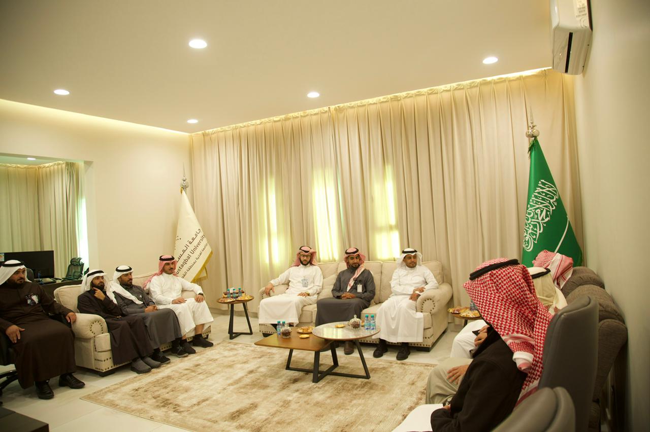 The University President meets with the Director of the Maternity and Children’s Hospital in Buraidah.
